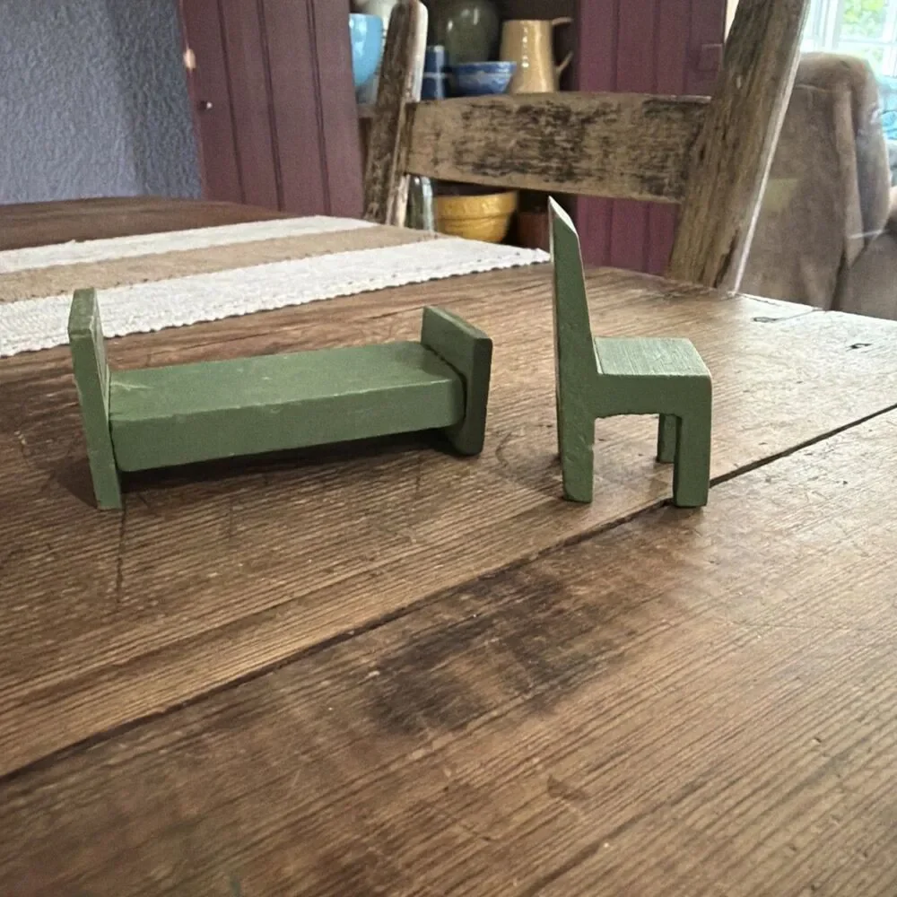 Vintage 1933 Jaymar Happy Hour Dollhouse Furniture Green Wooden Bed & Chair Arts